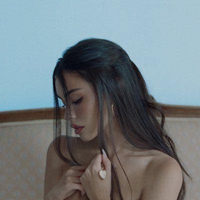 sombreluneee's profile picture. L’innocence est un masque qui n’a besoin que de désir et d’expérience pour tomber. A. Héra