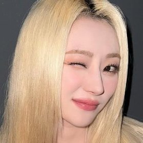 princeseonghwa's profile picture. eu san, gunwook e jimin assistindo haikyuu