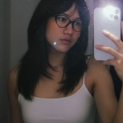 IndahCahhh's profile picture. cder. buat have fun aja•
Normal in public👌
•kalo mau jajanin boleh bgttt🥹
21🌚