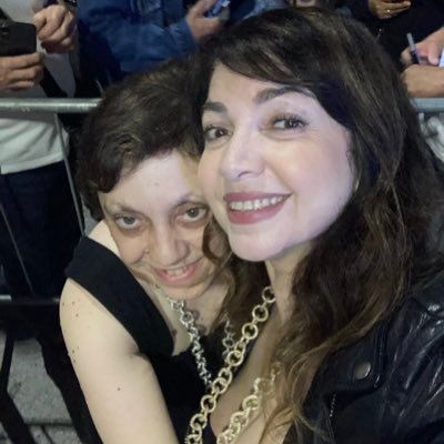 LuisaBossa's profile picture. I Love you twitter :)