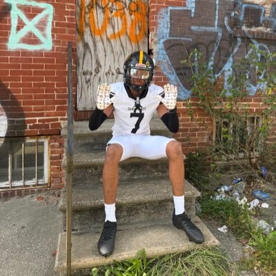 sbg_varrr's profile picture. Class of 2030 | 6’1 170 |Cornerback@Saint Francis academy