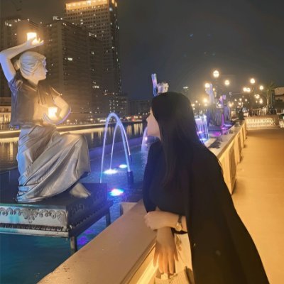 adewemmie's profile picture. Thriving on style👗
Finance📈
Speed🏎
Serenity 🧘‍♀️ 
— lifestyle in USA 🇻🇳