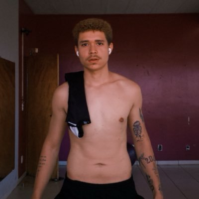 uaii_elvis's profile picture. 🇧🇷🏳️‍🌈 22y | GO