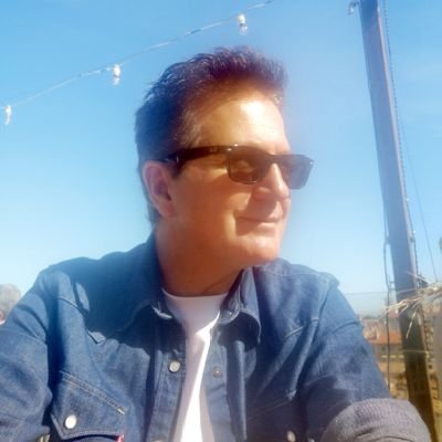 philippepoustis's profile picture. KEDGE ☀️ Erasmus 🇬🇷 Fondateur de #NRJmusic (#NRJ group) | Père engagé humaniste 🇨🇵🇪🇺 #culture #médias #communication #tourisme #hospitalité | #TeamOM