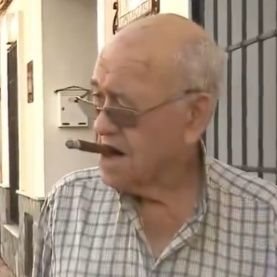 SaimotCarloncho's profile picture. Milicón, peronista. Zurdos y socialistas no.  Powerlifter en situación de retiro activo. Sanlamuertero en construcción. Policía Hermenéutica Nacional 🚔