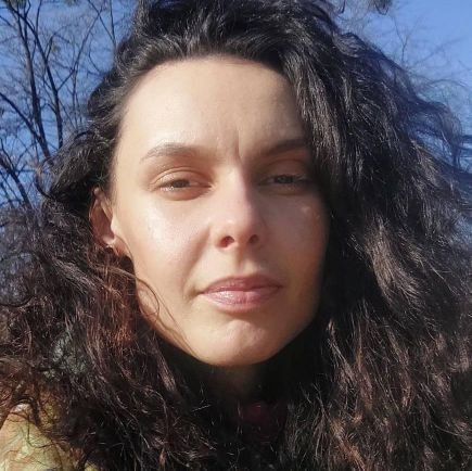 Vivianmisun05's profile picture. “健康”——快乐、充满爱和感官生活的艺术——享受和尊重自然、艺术、人类和生物，过着小生活🌷💐🌹