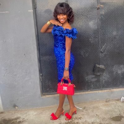 Es__tah's profile picture. Dental nurse, Jewelry vendor