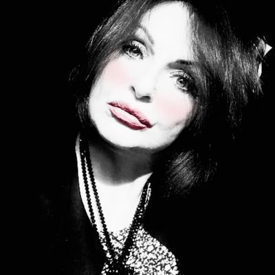 LaTataBlu's profile picture. Fai di tutto per sentirti felice come un cane affacciato al finestrino 😍 Soprattutto mamma 💙 Since 1968
😊