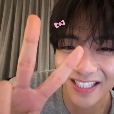 thvvlovebot's profile picture. existing somewhere between taehyung's voice and the stars