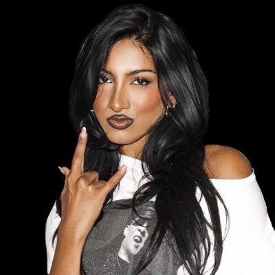 eyesonlararaj's profile picture. 