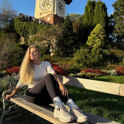 _OliviaVibes's profile picture. Taking the scenic route in life 🌸 | Collecting memories, not things 🌍 | Traveling far to get closer to myself
