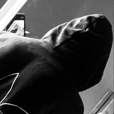 rMojiks's profile picture. 