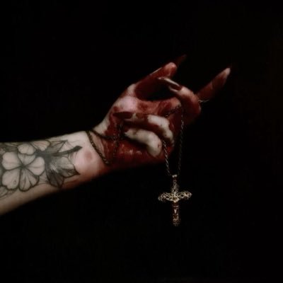 MORGUEB0UND's profile picture. — MEANT TO BE IN A BODYBAG.