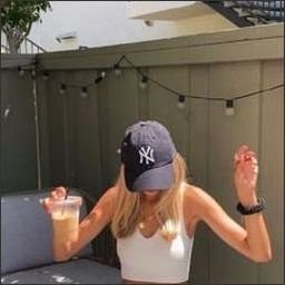 Yfuror04903's profile picture. 