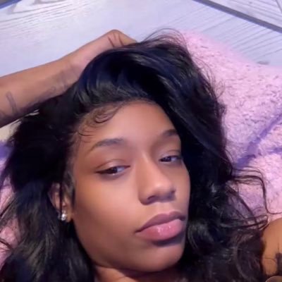 LayThesavage's profile picture. 😍Pretty &Paid💵 2️⃣7️⃣NO KIDS! CNCMachinist👩🏽‍🔧Hardworker💪🏽Popular Introvert🧘🏽‍♀️& Dont Need Anbody For Shh💅 👻:t2savage_4u 🕊️#LLVette🕊️#LLMikeMike😇