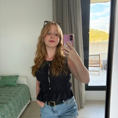 A_gat_L's profile picture. (she/her) - Ingénieure en informatique (DevOps) ✨ pv : @aga_ttt