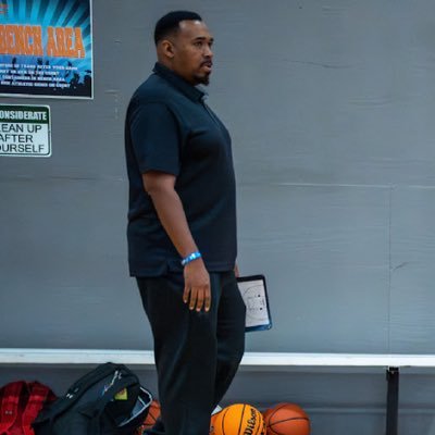 Pedro_lonnie's profile picture. God First! GOD Fearing Man! ❤️Family! Love 🏀/ Cisco JC Alumni!! Purdue University Global! SHRM Member! SAFinest Coach #SAFinestFam 💙❤️