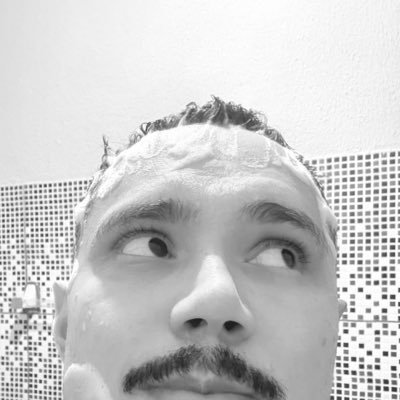 gilsalencar's profile picture. sou apenas um personagem.