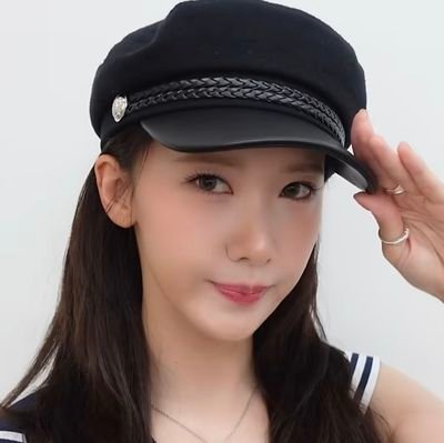 yoonaaa530's profile picture.