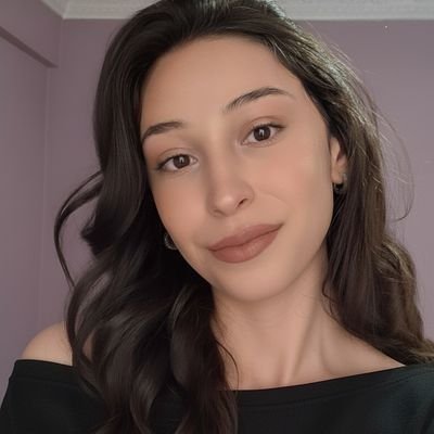 burcinylmz28's profile picture. 