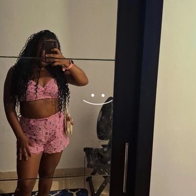 Denisecmaria's profile picture. Que caia por terra, toda negatividade disfarçada de torcida, Amém!!! 🙏🏾