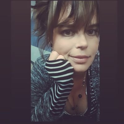 xemo_nerdx's profile picture. alt/goth/emo/punk/chick/heavy metal screamo music & caffeine lover/ probably up front at a concert/ book worm 🖤 🎃