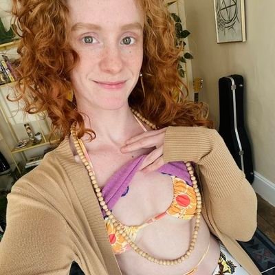 celineamy900's profile picture. 🥰 un peu dévergondées 😔 dm moi si tu es disponible pour un plan sexe sans tabous 🥵 dsl aux plaisantins 🥺 zangui 3917291692 ❤️