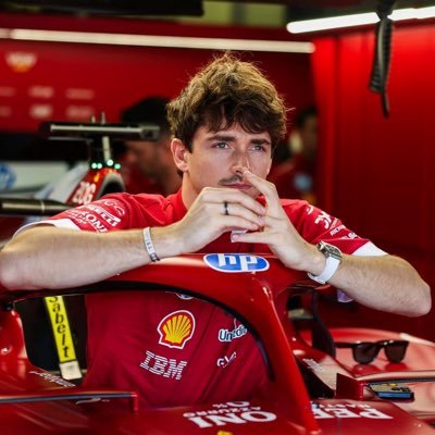 lecatprisxi's profile picture. cuenta multifandom gestionada por mi hiperfijación del momento