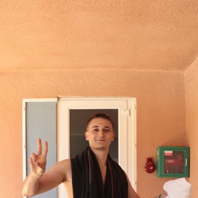 ChaumaratR's profile picture. insta: robin.chmrt