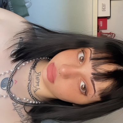 BeautyValen1's profile picture. This is not my main, follow me here 👉@AkkaValeen73572