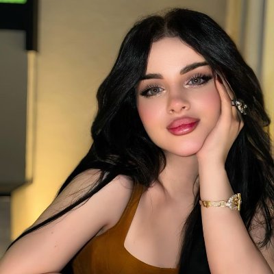 y56_8's profile picture. أنوثة، هيبة، وذوق 💫