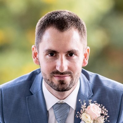 ashwrn_'s profile picture. think deep, live light 🌤️