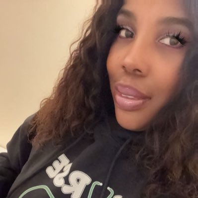 Luv_My_Celtics's profile picture. Love & Basketball. Cali girl on the East Coast #DifferentHere #NePats #BleedGreen ☘️#Registered #Nurse 👩🏽‍⚕️ affecting hearts worldwide 💚