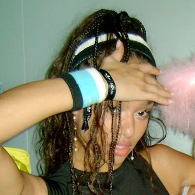 jaggedlesb's profile picture. 19 · ela/ele