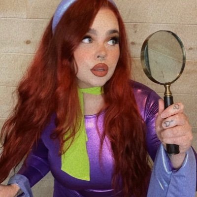 sadjazzwxtch's profile picture. That girl who reads Goosebumps on YT💚👻Taken💍 Your HORROR-SCOPE reader🔮🔪 PRONOUNS: Haunted/House Hello/Kitty Love/Witch 🖤Hot, autistic&talks to 👻
