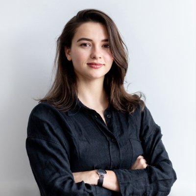 pashly_0's profile picture. currently somewhere between poetry + pop songs