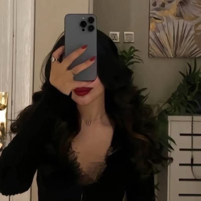 iii303lll's profile picture. "امرأة يليقُ بِها كُل أنواع الدلال والتَرف"