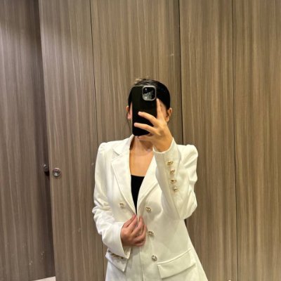 ella7970's profile picture. 31, Female, Fearless
— Designing dreams 👗
Investing wisely 💼
Driving fast 🏎
Flowing freely 🧘‍♀️
 — Living my best life USA🇻🇳🇺🇸