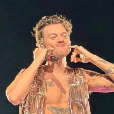 lostwhatiwanted's profile picture. eras toronto n3 survivor ⋆⭒˚.⋆ right now #1 fan