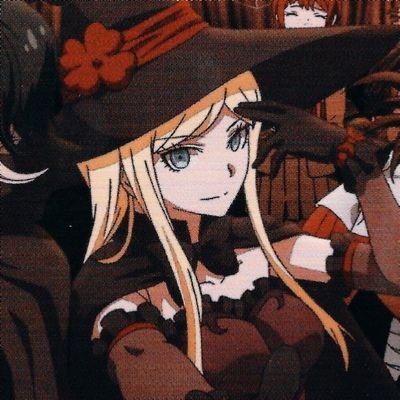 Lauqri's profile picture. Dime Nana, si tu y yo hubiésemos sido novias, ¿No crees que un abrazo habria bastado para arreglarlo todo?🍓🩷