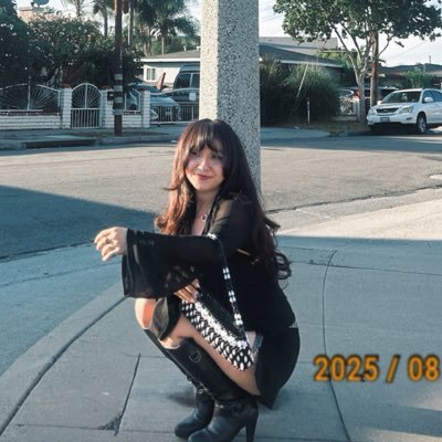 MayaninEsquivi1's profile picture. 