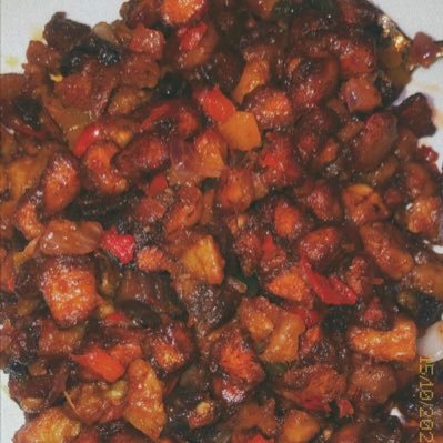 semii_loreee's profile picture. Makeup artist ❤️🌸.       lash Technician 👁️👄👁️