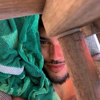 encoreyaniss's profile picture. 