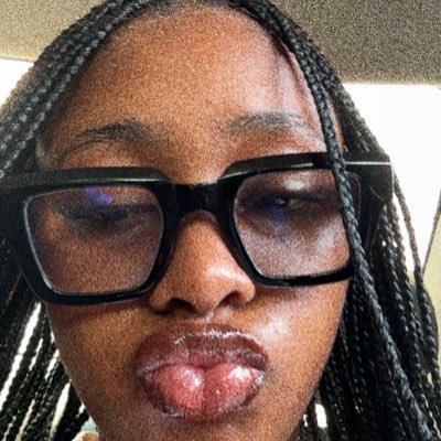 bukiecrownfit's profile picture. Wig vendor| 6’1 stallion💋❤️| Que sera, sera.