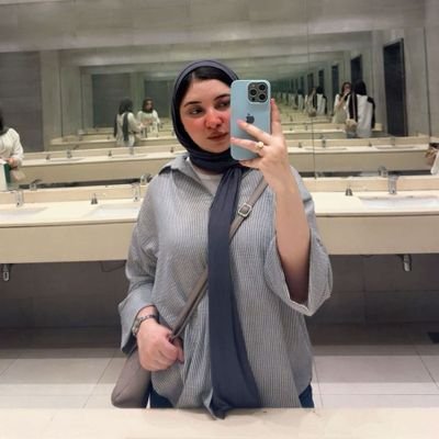 yabroyyo's profile picture. 23 | IT Engineer 👩🏻💻 | The other side of yo 🌬