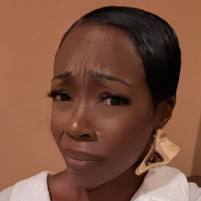thee_alize's profile picture. I’m a believer🛐 I’m a mommy👧🏾 I’m a legendary lover girl 👅🍫 Iconic NY’er 🥾🗽Jamaican 🇯🇲 9/4Virgo♍️BIG Bronx ENERGY 🔫 •thoughts are in patois• 💭🖕🏾