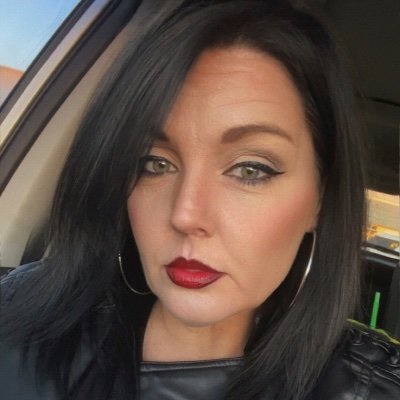 wanderingherway's profile picture. Independent. Unbothered. Unapologetic