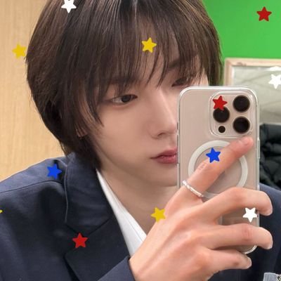 nevaehjoon's profile picture. im a hallucination • 97 liner • aroace • 𖹭