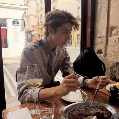 adp_woochan's profile picture.