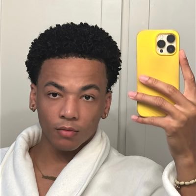 desmcnd's profile picture. live for your love